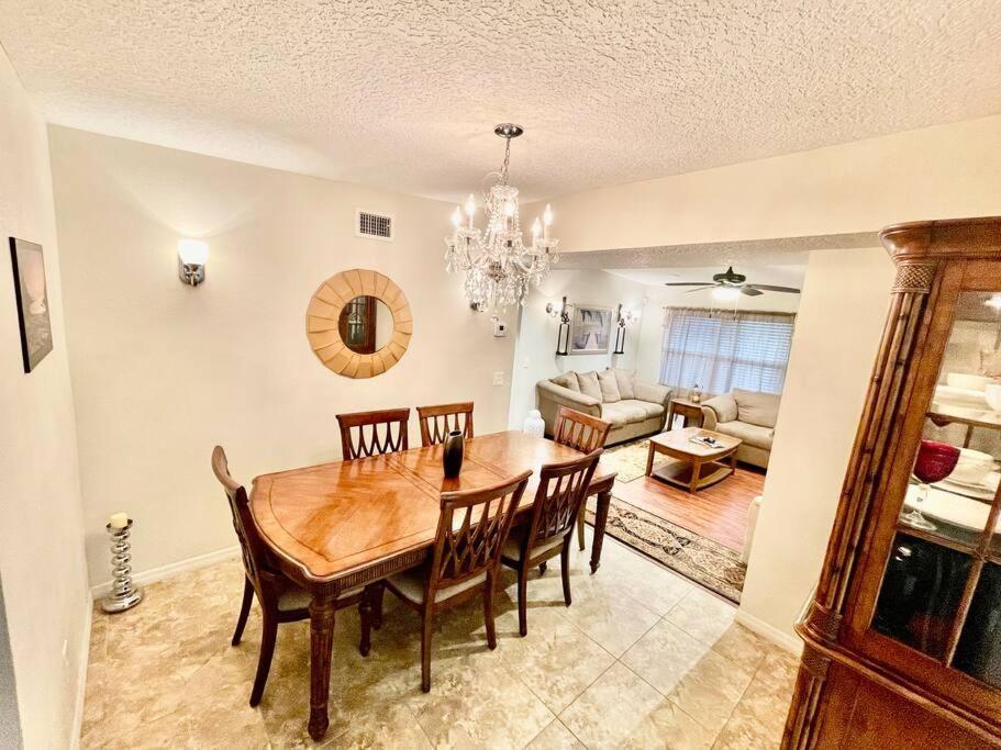 Cozy Modest Home Near Universal Studios/Volcanobay Orlando Exteriér fotografie